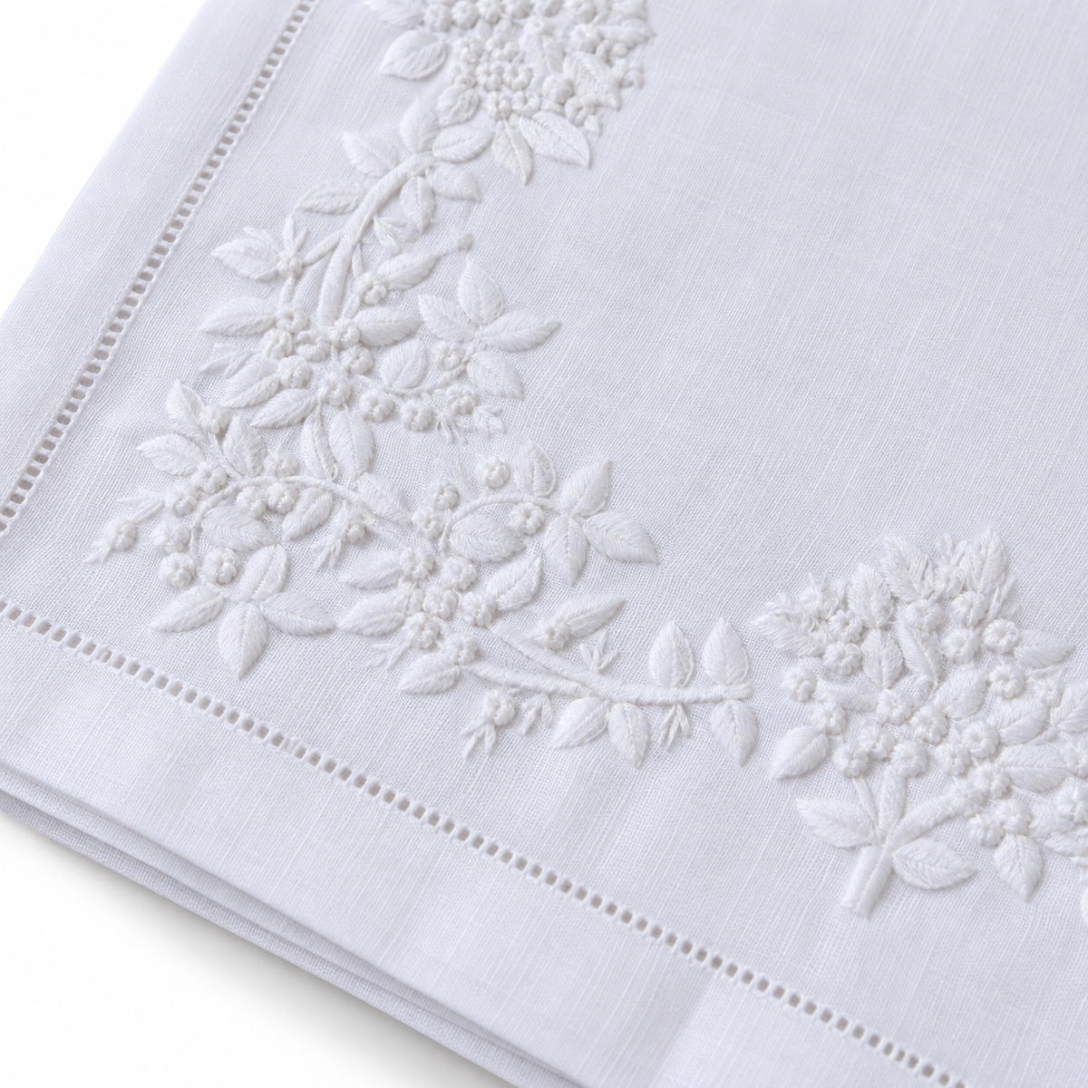 White Royal Garden Embroidered Napkin White/Moss (Set of 4)