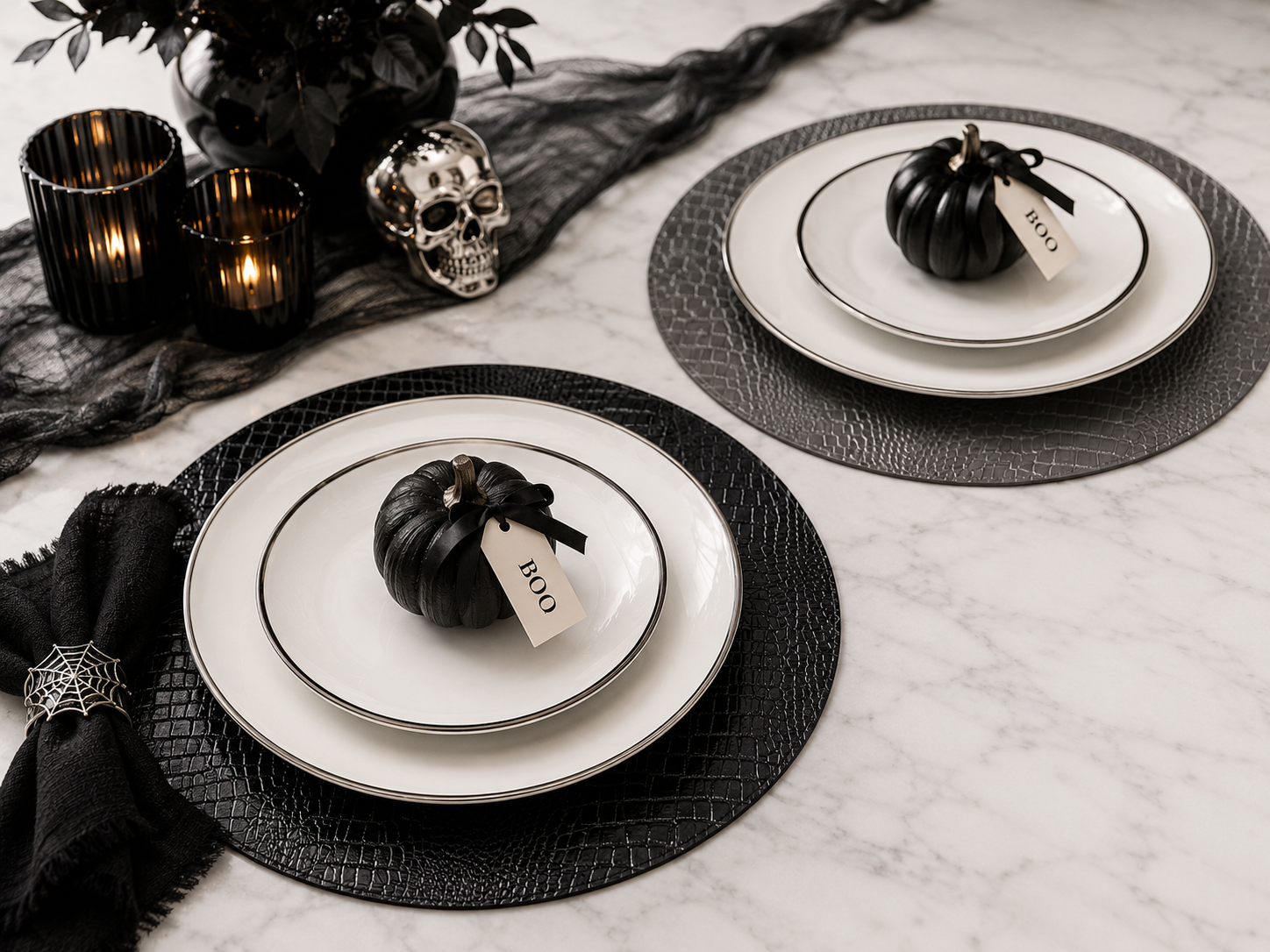 VIDA Croc Reversible 16" Round Placemats Set of 4 (Black and Grey)