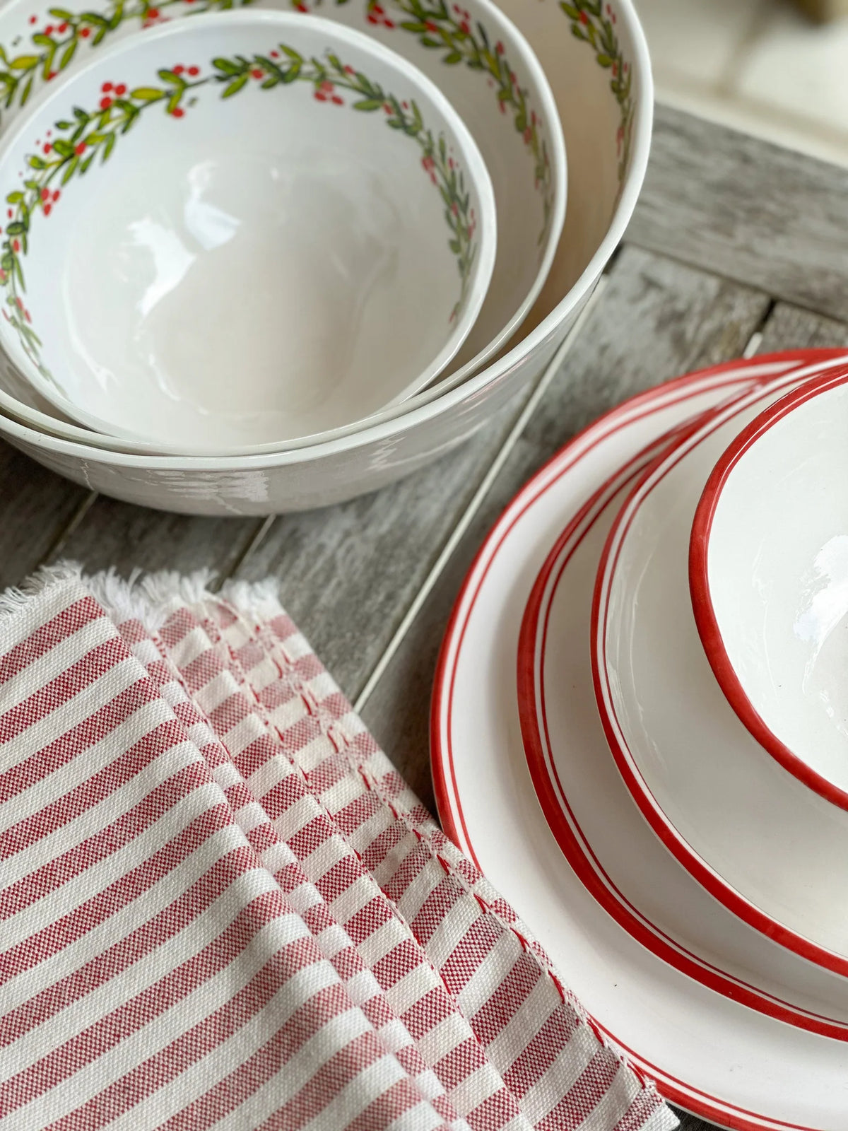 Simple Round Salad Plate with Red Edge 9.5" (Set of 4)