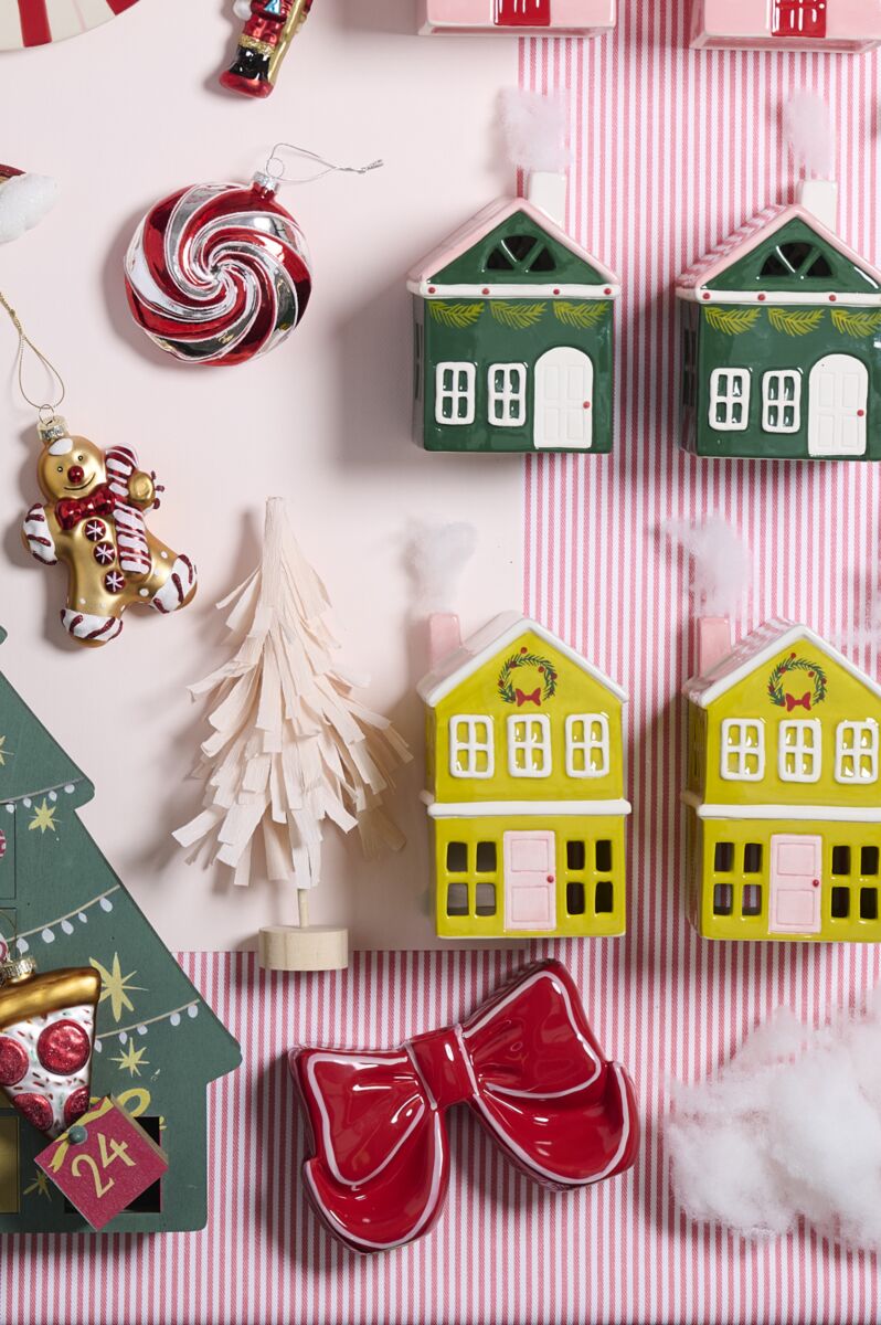 Big Red Bow Candleholder 7.25" x 2.25" x 4.5"