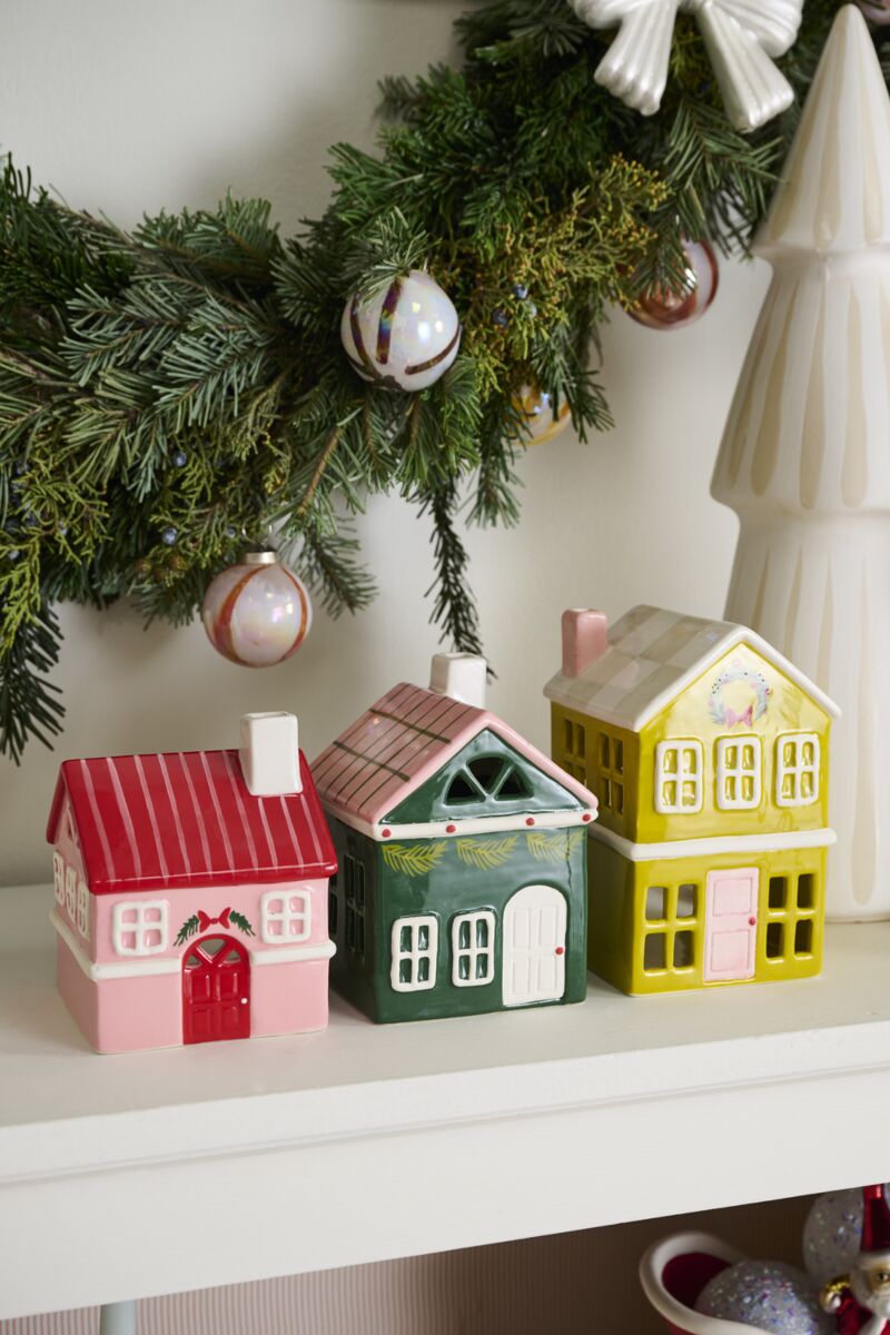 Pink  Merrivale House Figurine 4.25" x 5.25"
